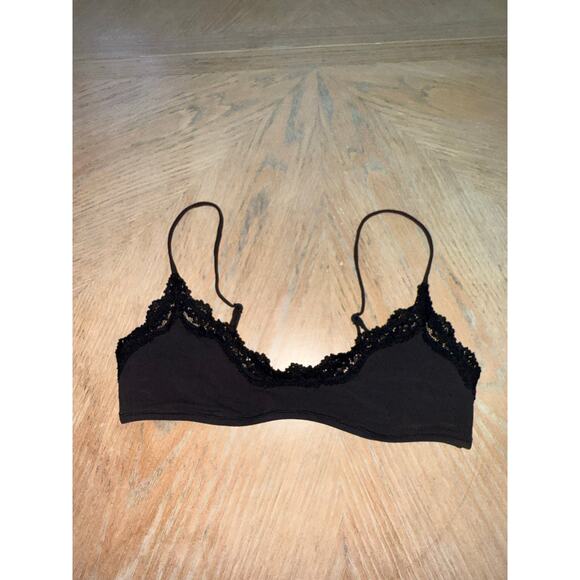 SKIMS Fits Everybody Lace scoop Bralette in the color Onyx size large - Picture 4 of 9